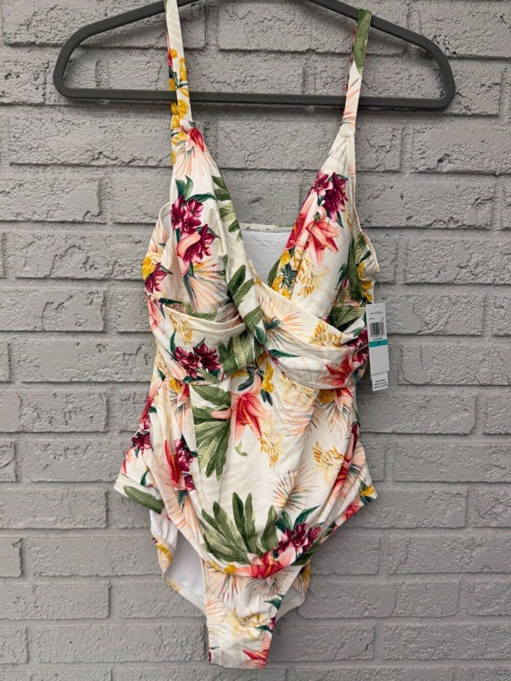 Jantzen Women’s Tummy Control Floral Print One Piece Swimsuit Size 16